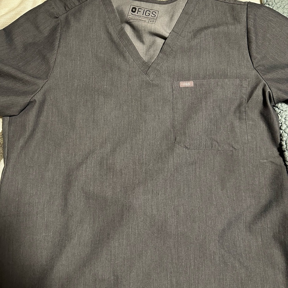 FIGS Women’s Scrub Top